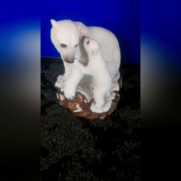 Lenox Other - Polar Bear Figurine nature gentle majesty bear hug fine porcelain lenox 1990